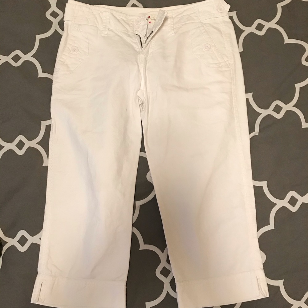 Maurice’s white size 3/4 Capri